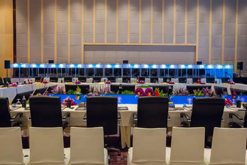 ให้เช่าหูฟังแปลภาษา translation headphone และตู้ล่ามในงานประชุม