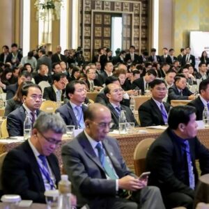 ห้องประชุมที่มีคนเข้าร่วมประมาณ 500 ท่าน และใช้ตู้ล่าม 2 ตู้ สำหรับ 3 ภาษา สามารถใช้หูฟังแปลภาษา ระบบสัญญาณวิทยุได้ดี