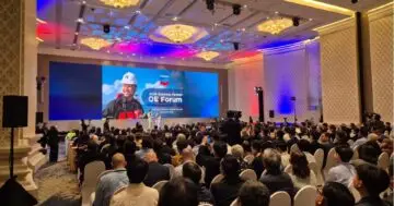 ห้องประชุมที่ใช้ระบบหูฟังแปลภาษาดิจิตอล อินฟราเรดจากไมตี้ ไมซ์