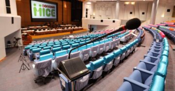 ไมค์ประชุม Shure รุ่น DC 5980P ที่ไมตี้ ไมซ์​ติดตั้งในห้องประชุมรัฐสภา (ชั่วคราว) ณ ห้องประชุมใหญ่ อาคาร 9 บริษัท ทีโอที จำกัด (มหาชน)