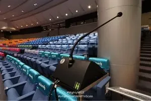 ไมค์ประชุม Shure รุ่น DC 5980P ที่ได้รับการติดตั้งบนฐานที่ออกแบบมาเฉพาะ เพื่อใช้งานในรัฐสภา (ชั่วคราว) 2562 ณ หอประชุมใหญ่ อาคาร 9 บมจ. ทีโอที แจ้งวัฒนะ